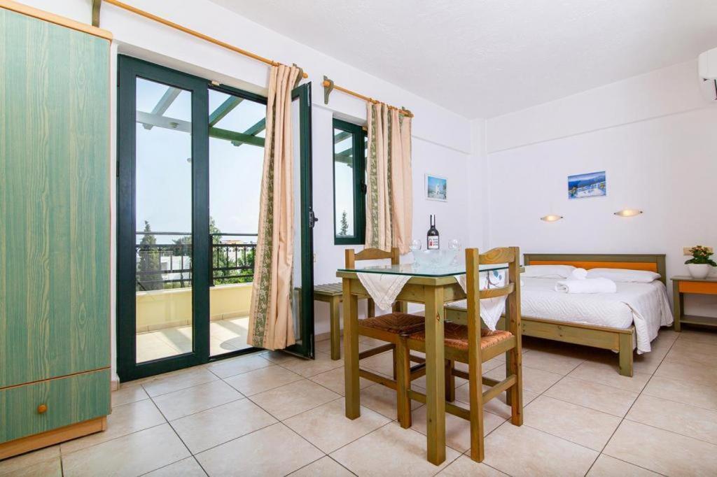 Dionysos Apartments & Studios Сталида Экстерьер фото